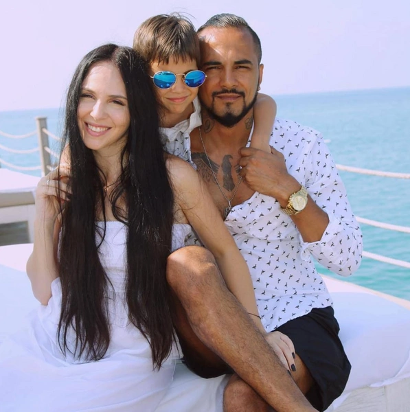 Натан с семьей | Источник: Соцсети