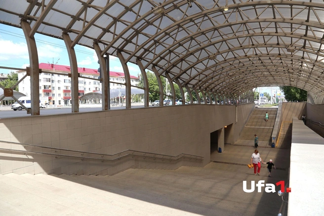 Крыша с момента открытия заметно помутнела | Источник: Тимур Шарипкулов