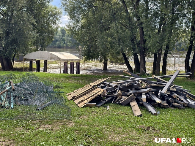 На обломках былого отдыха | Источник: Булат Салихов / UFA1.RU