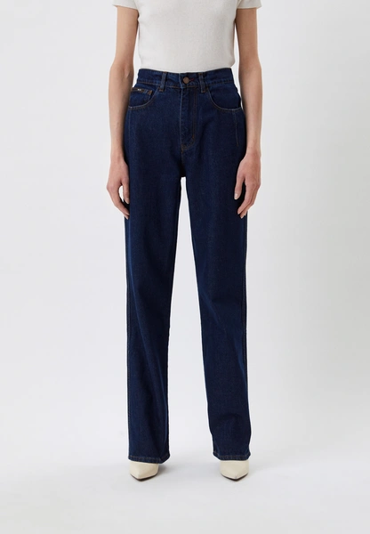 5 лучших способов стилизации джинсов зимой 2026 года