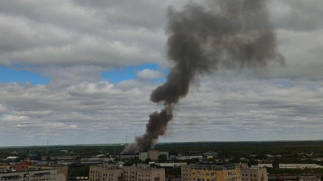 В Архангельске на земле и с неба тушили пожар: почему было сложно и как пострадали предприниматели | Источник: читатель 29.RU