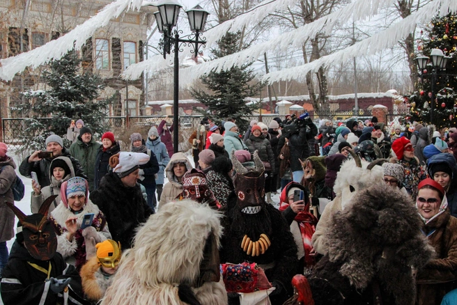 Колядки и ряженье не всегда поощряются церковью | Источник: Варвара Фролова / NGS70.RU