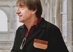 Теперь LOEWE одевает реставраторов мадридского музея Прадо