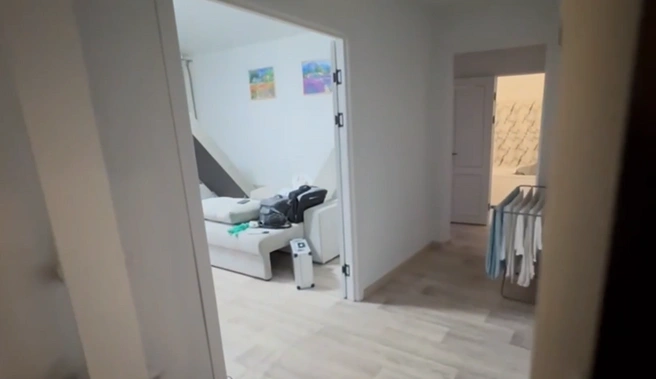 Квартира, которую снимала семья, выглядит достаточно опрятной  | Источник: Челябинский Следком / T.me