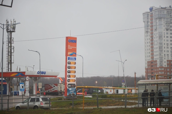 77,97 рубля за литр 95-го  | Источник: Роман Данилкин / 63.RU 