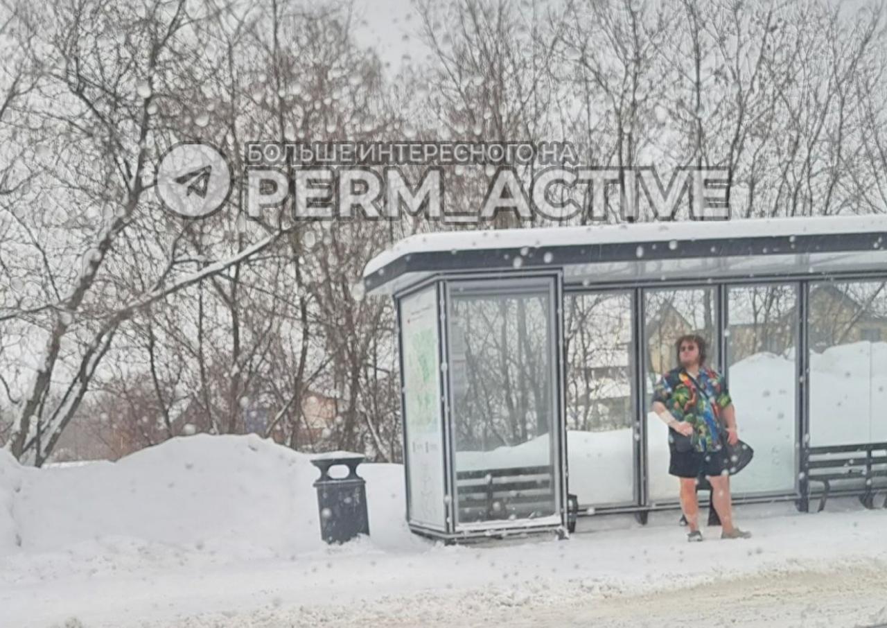 «У города появился герой»: поговорили с тем самым парнем, зимой разгуливающим по Перми в шортах и гавайской рубашке