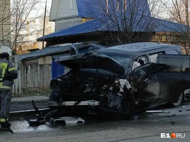 Lexus под управлением Гаренских выехал на встречную полосу и протаранил BMW | Источник: читатель E1.RU