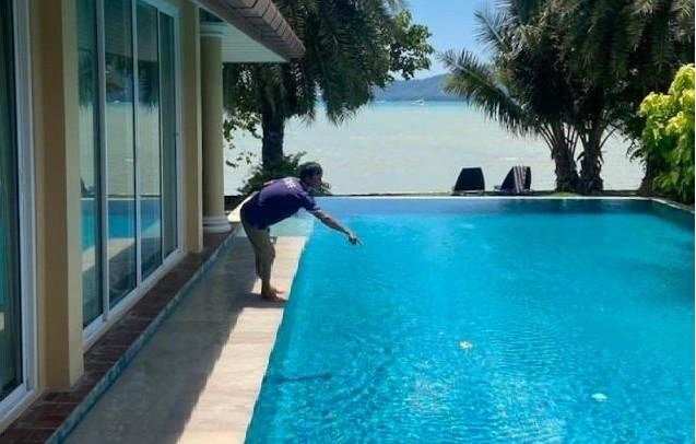 Тело мужчины, плавающее в бассейне, обнаружила горничная гостиничного комплекса | Источник: Новости Пхукета / T.me