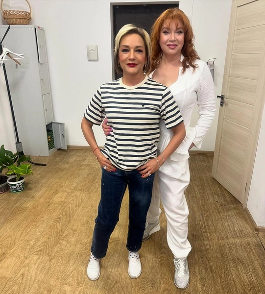 Ведущая «Экстрасенсов» все же смогла исправить последствия некачественной процедуры