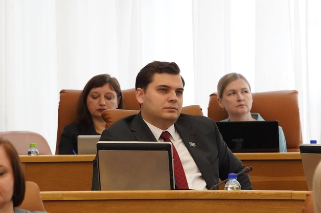 Партия ЛДПР внесла к рассмотрению ряд законопроектов по регулированию тарифной политики | Источник: пресс-служба Красноярского городского совета депутатов