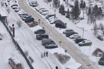 Автохамы в Екатеринбурге уходят от штрафов благодаря снегу