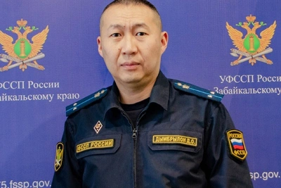 Судебный пристав помог читинке, упавшей в обморок в маршрутке