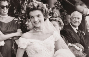 Улыбка сквозь слезы: 7 свадебных фото Жаклин Кеннеди, по которым никогда не угадаете, что она была несчастна в браке