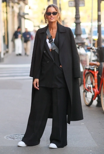 Изабель Гулар в Париже | marieclaire.ru