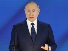 Владимир Путин объявил дни с 1 по 10 мая нерабочими