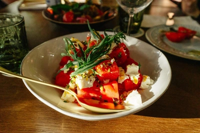 Греческий салат с тофу: постный рецепт из Барнаула