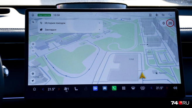 Нормальная навигация через «Яндекс Карты»&nbsp;— это бинго. Долгое время даже официальные китайские автомобили не имели карт в РФ | Источник: Артем Краснов