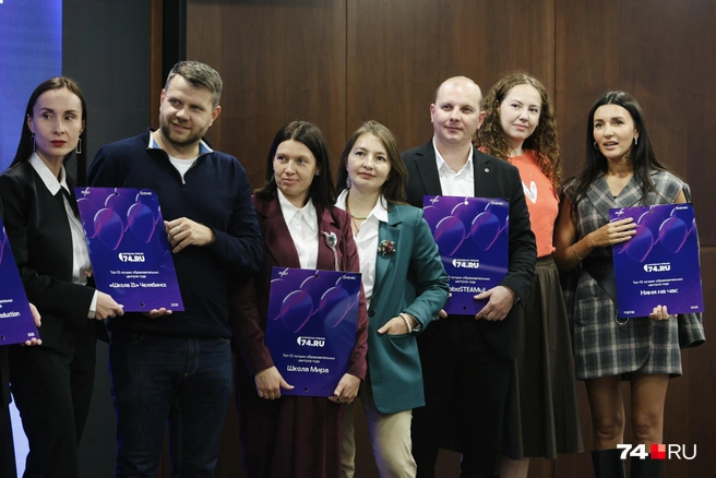 Пожалуй, самая многогранная номинация&nbsp;— та, что про образовательные центры. Люди, которые стоят на этой сцене, учат буквально всему | Источник: Наталья Лапцевич