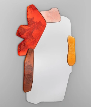 Цветные зеркала Анны Резей на Венецианской биеннале 2025