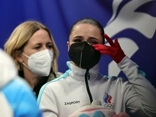 «Девчонки, вы влюбили в себя мир!»: Медведева, Арзамасова, Авербух и другие звезды поддерживают фигуристок