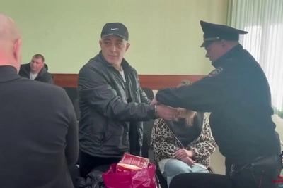 Суд в Красноярске осудил мошенников-риелторов, двое ушли в армию