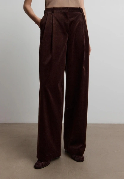 Идеальная база — брюки на осень-зиму 2025/26: лучшие модели у российских брендов Идеальная база — брюки на осень-зиму 2025/26: лучшие модели у российских брендов