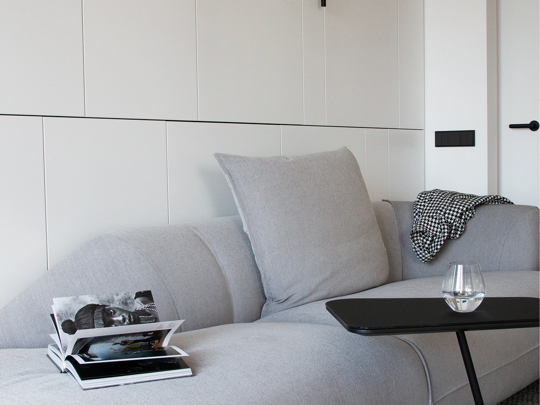 Диван, Arketipo. Журнальный столик, Cattelan Italia. | Источник: Виталина Ворошкевич