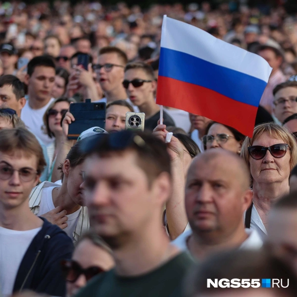 Какой же День России без главного символа?  | Источник: Евгений Софийчук / NGS55.RU 