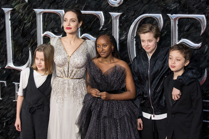 14-летняя Захара Джоли-Питт в не по возрасту роскошном платье едва не затмила свою маму Анджелину на премьере