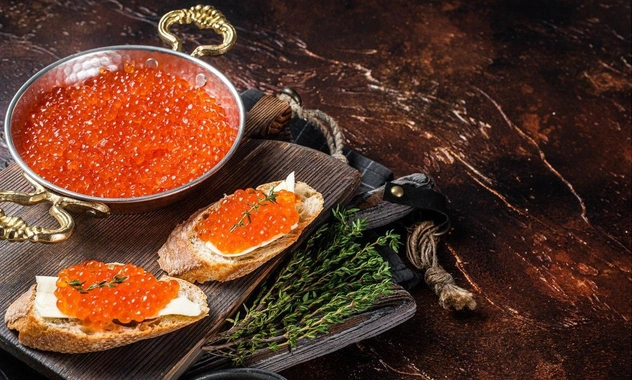 Крахмал, нефть или рыбьи глаза? Из чего состоит имитированная икра, объяснила химик Косникова