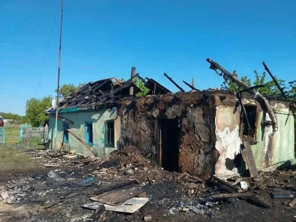 Одна из жертв приехала с сыном погостить: в Омской области две женщины и четверо детей заживо сгорели в частном доме