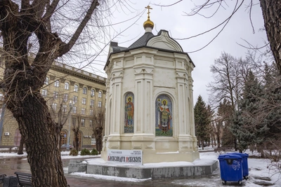 Табличка с именем осужденного мецената треснула в Волгограде