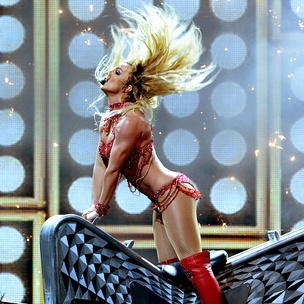 WOW! Бритни Спирс поразила фееричным шоу на BBMAs