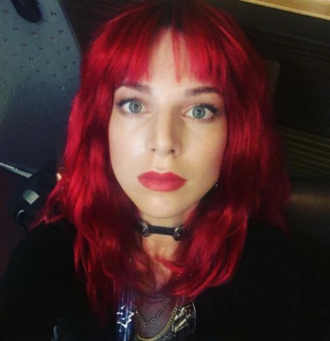Наталья Подольская вновь стала с красными волосами