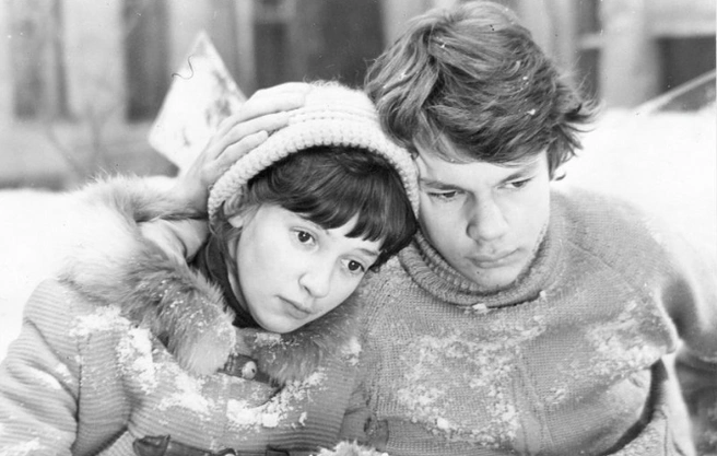 актеры Никита Михайловский и Татьяна Аксюта — исполнители главных ролей | Источник: кадр из фильма «Вам и не снилось…» (12+), Федеральное государственное бюджетное учреждение культуры «Государственный центральный музей кино» / Goskatalog.ru