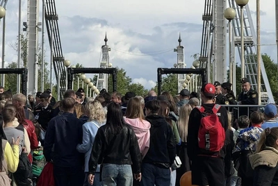 Гигантская очередь в парк Даманский в Ярославле