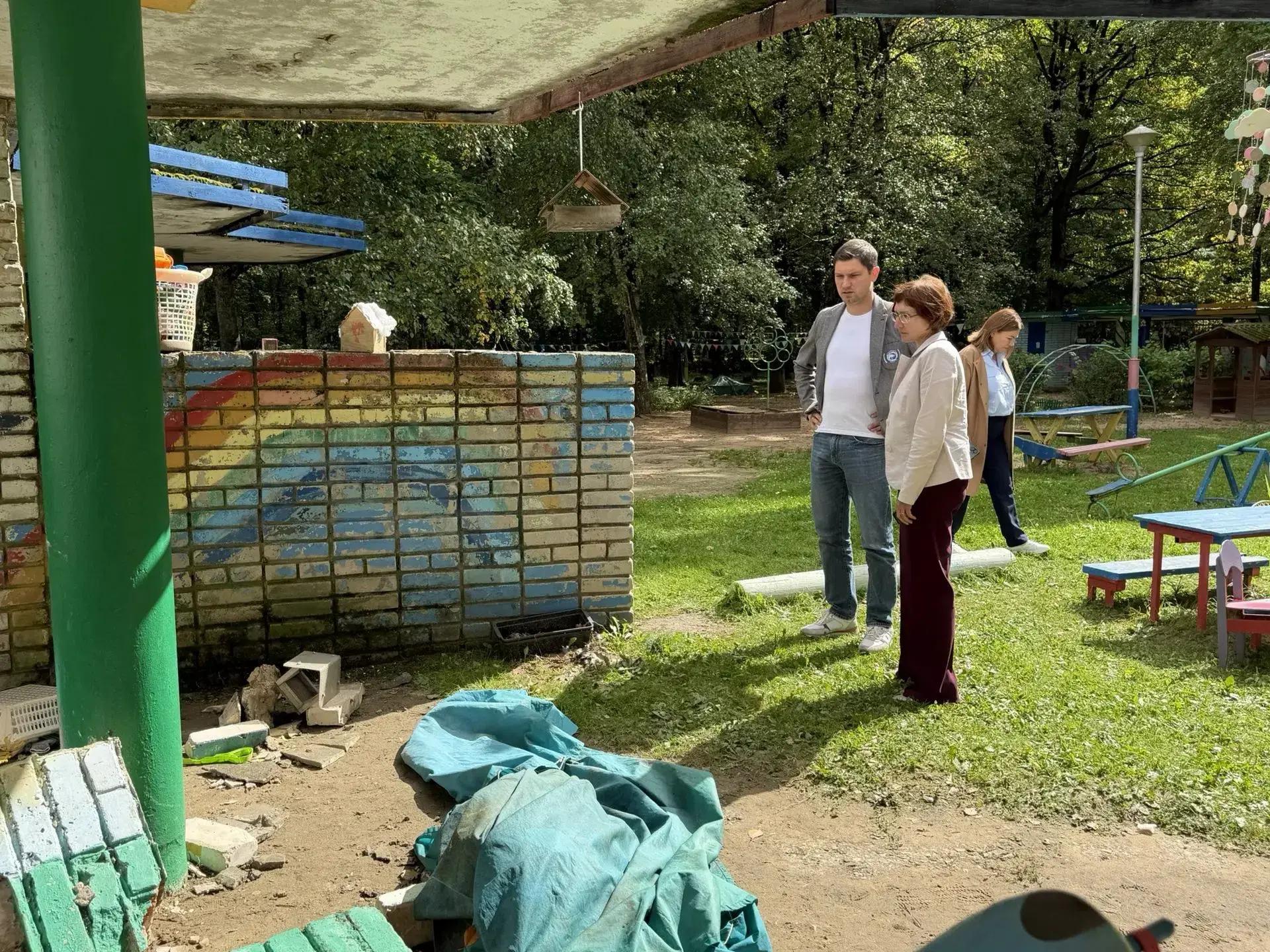 Стена рухнула на малышей в детском саду в Калужской области: новости 2 сентября