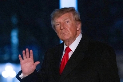 Трамп: мои врачи не станут спасать больного сторонника