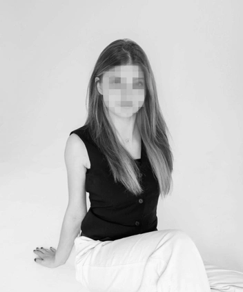 Вероника успешно занималась танцами и с радостью помогала другим | Источник: соцсети Софьи Косач