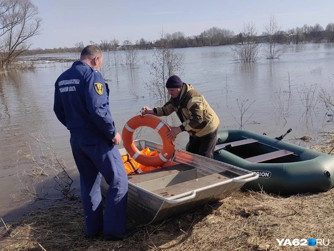 Пока что спасатели не теряют бдительности и продолжают следить за уровнем воды в реках области | Источник: Кристина Мельникова / YA62.RU