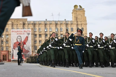 Первая репетиция парада Победы в Волгограде: фоторепортаж