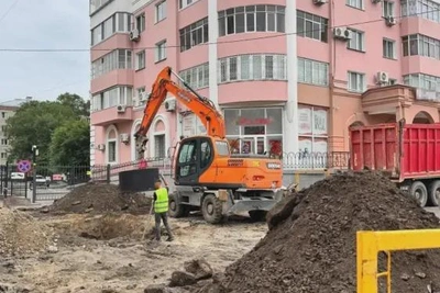 В центре Благовещенска модернизируют систему отведения воды