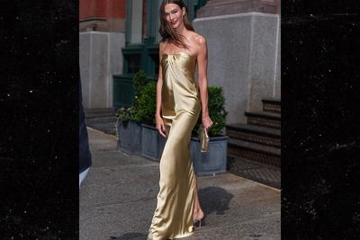Карли Клосс присутствует на свадьбе Тейлор Свифт