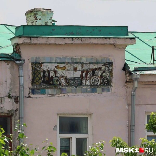 Одна из мозаик, по легенде, была вдохновлена стихотворением "Боривой" Алексея Толстого | Источник: Артем Устюжанин / MSK1.RU