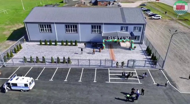 Адам Кадыров открыл в Чечне спорткомплекс имени себя  | Источник: Официальный канал главы администрации Надтеречного муниципального района Чеченской Республики