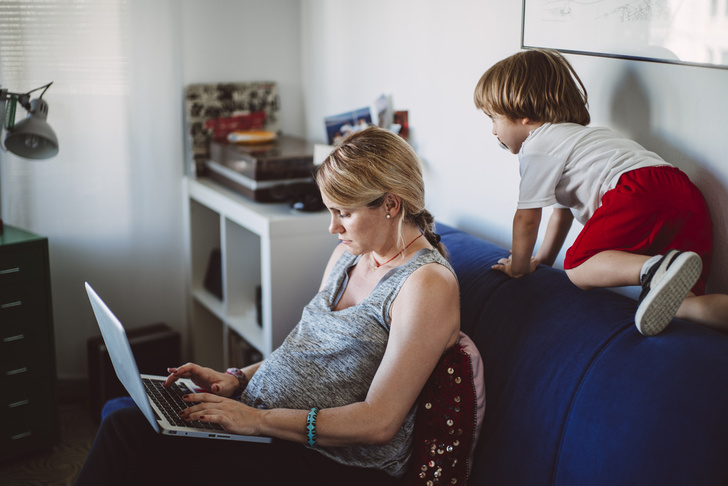 Новое исследование: родители работают больше, чем бездетные