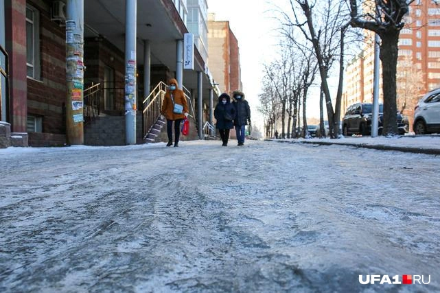 Будьте осторожнее на скользкой дороге | Источник: Тимур Шарипкулов