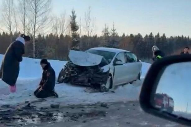 Автобус молодежной команды «Трактора» попал в ДТП