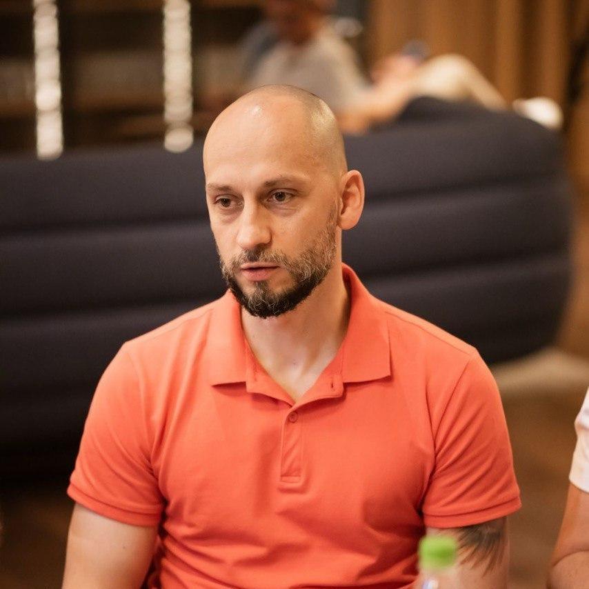 <p>Сергей Анохин</p>
