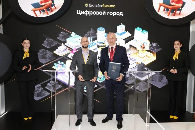 Сергей Анохин, генеральный директор ПАО «Вымпелком», Андрей Травников, губернатор Новосибирской области | Источник: Билайн